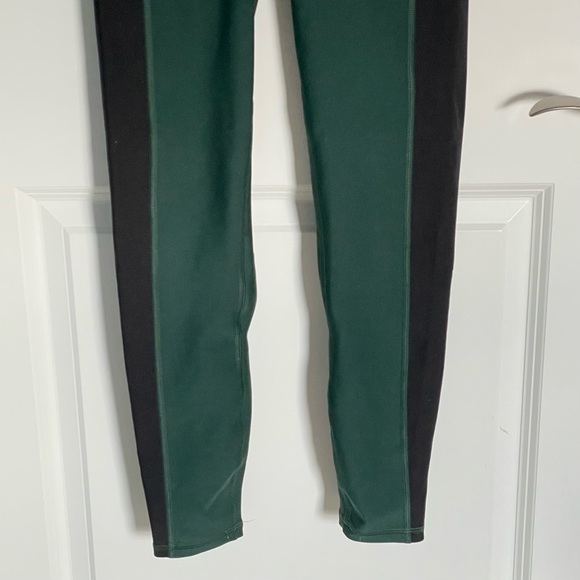 Abercrombie & Fitch Green/Black YPB Curve Love Leggings - 35689 - Picture 9 of 10